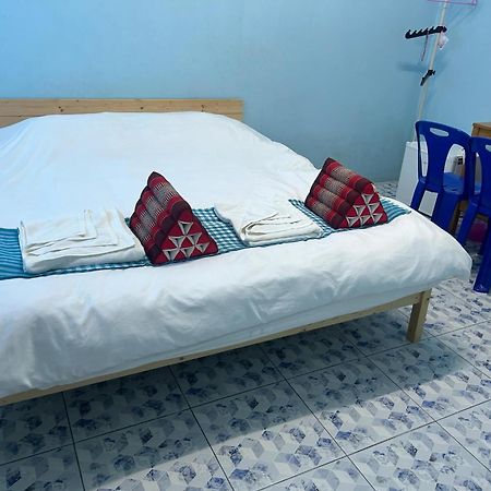 Noot'S Bar And Guesthouse Kanchanaburi Ngoại thất bức ảnh